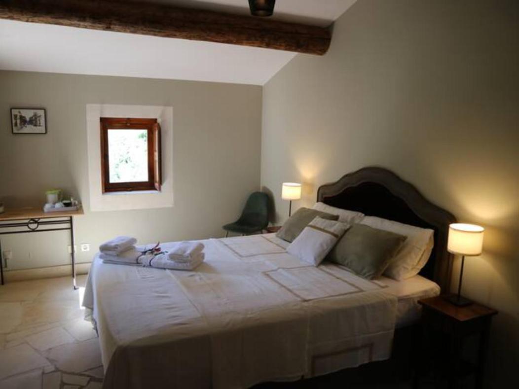 Mas Du Rollier Chambres D'Hotes Eygalieres  Exterior photo