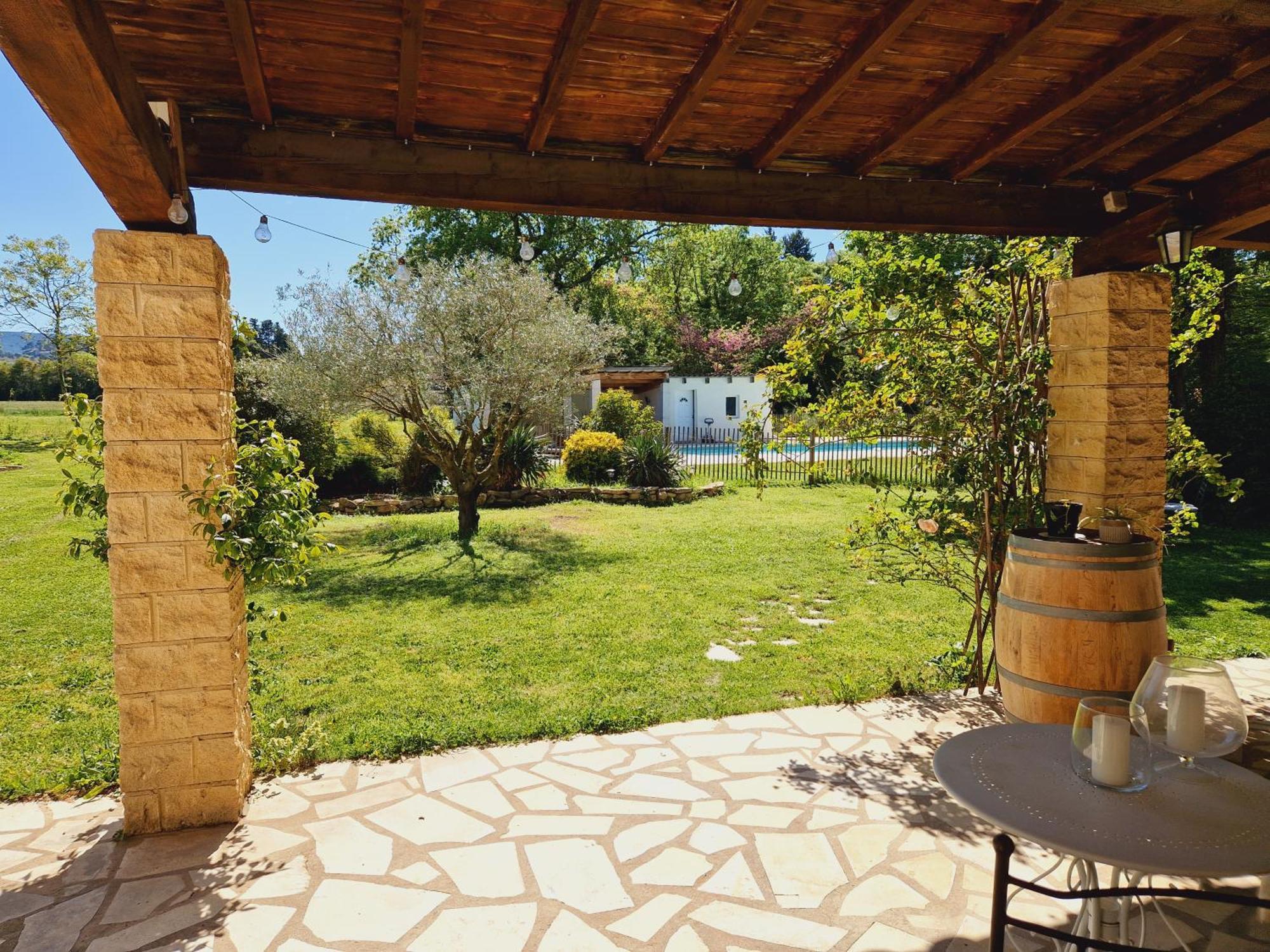 Mas Du Rollier Chambres D'Hotes Eygalieres  Exterior photo