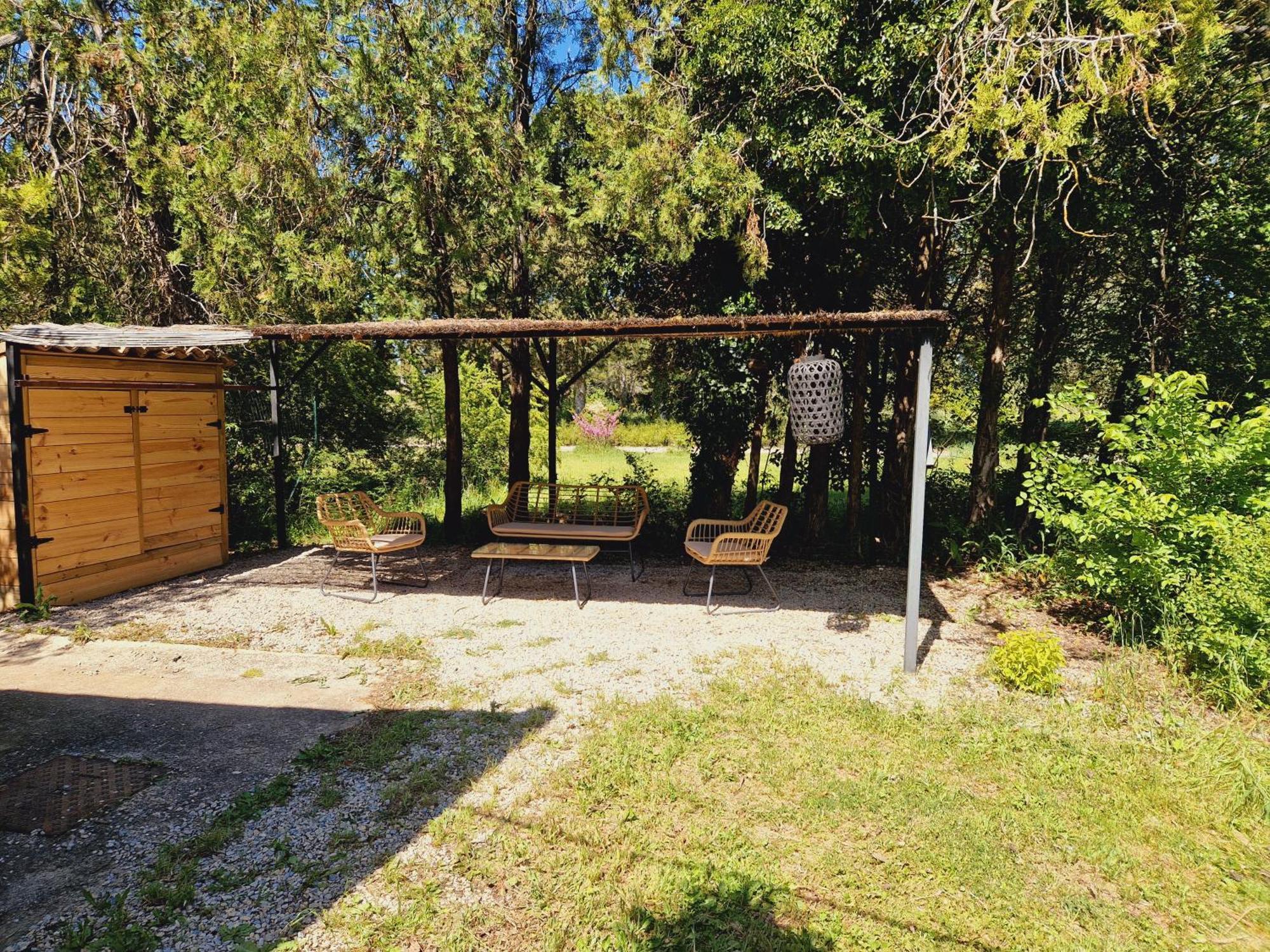 Mas Du Rollier Chambres D'Hotes Eygalieres  Exterior photo